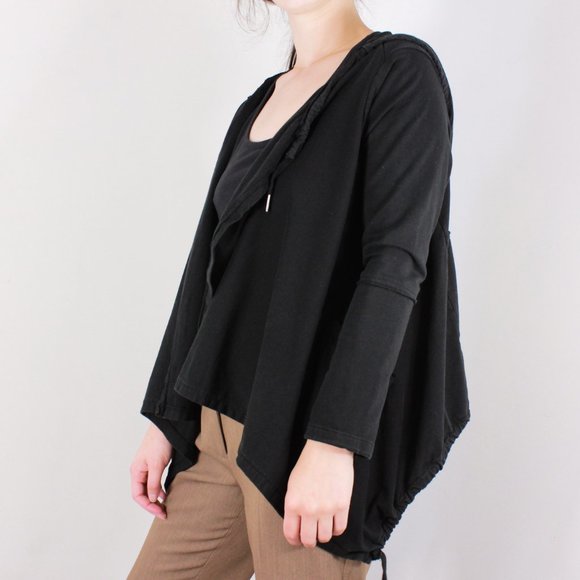 *Pistache Black Cape Sweater - Picture 3 of 11